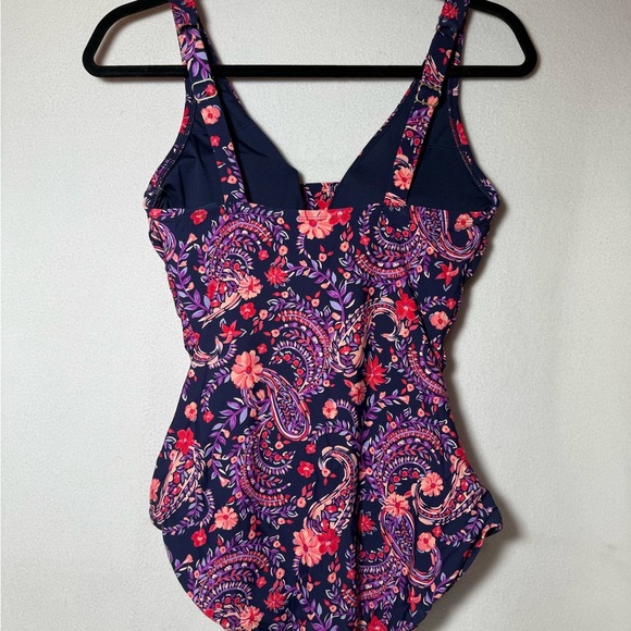 Lands' End One Piece Swimsuit. Size Small - Picture 4 of 8
